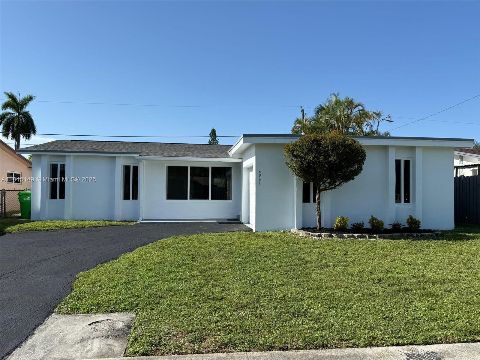 8981 NW 24th St