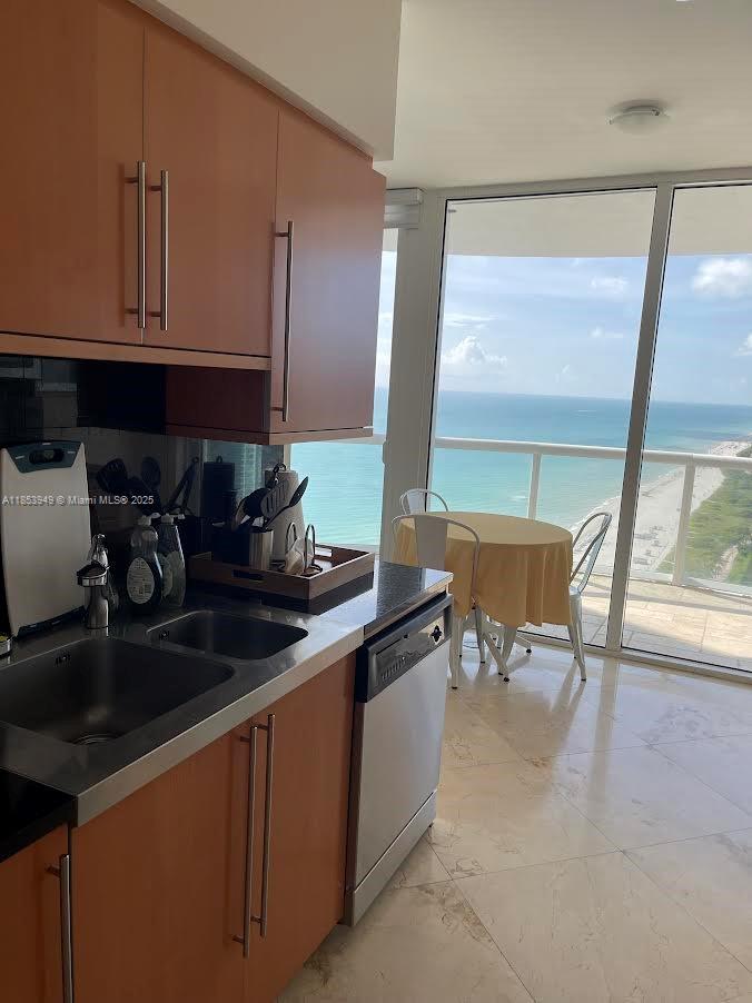 6365 Collins Ave #3404