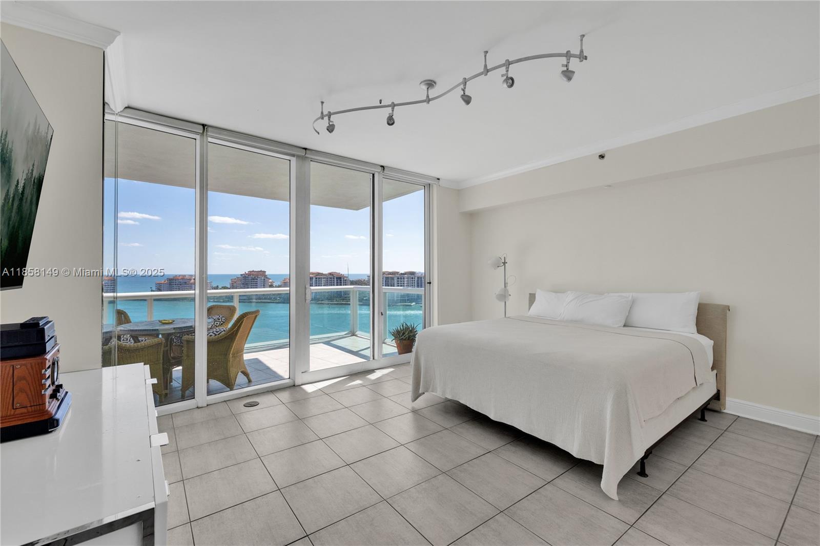 image MURANO AT PORTOFINO CONDO16