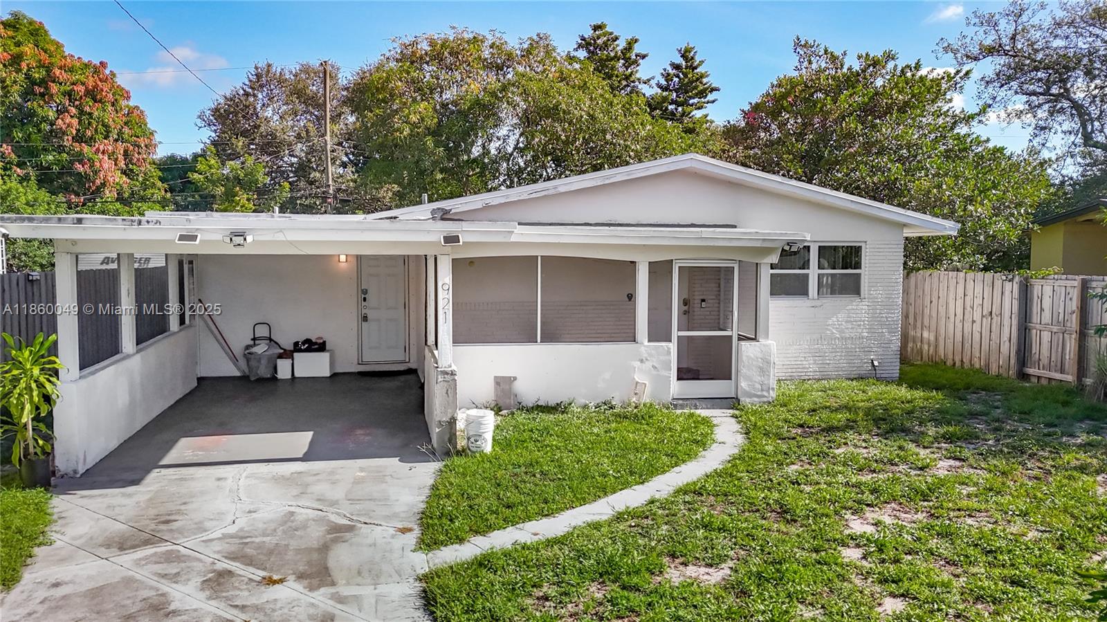 921 NW 14th St
