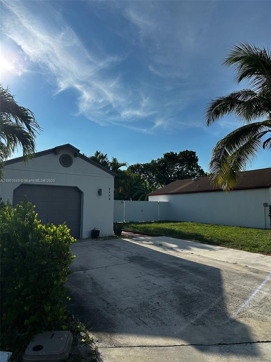 2450 SW 85th Ave