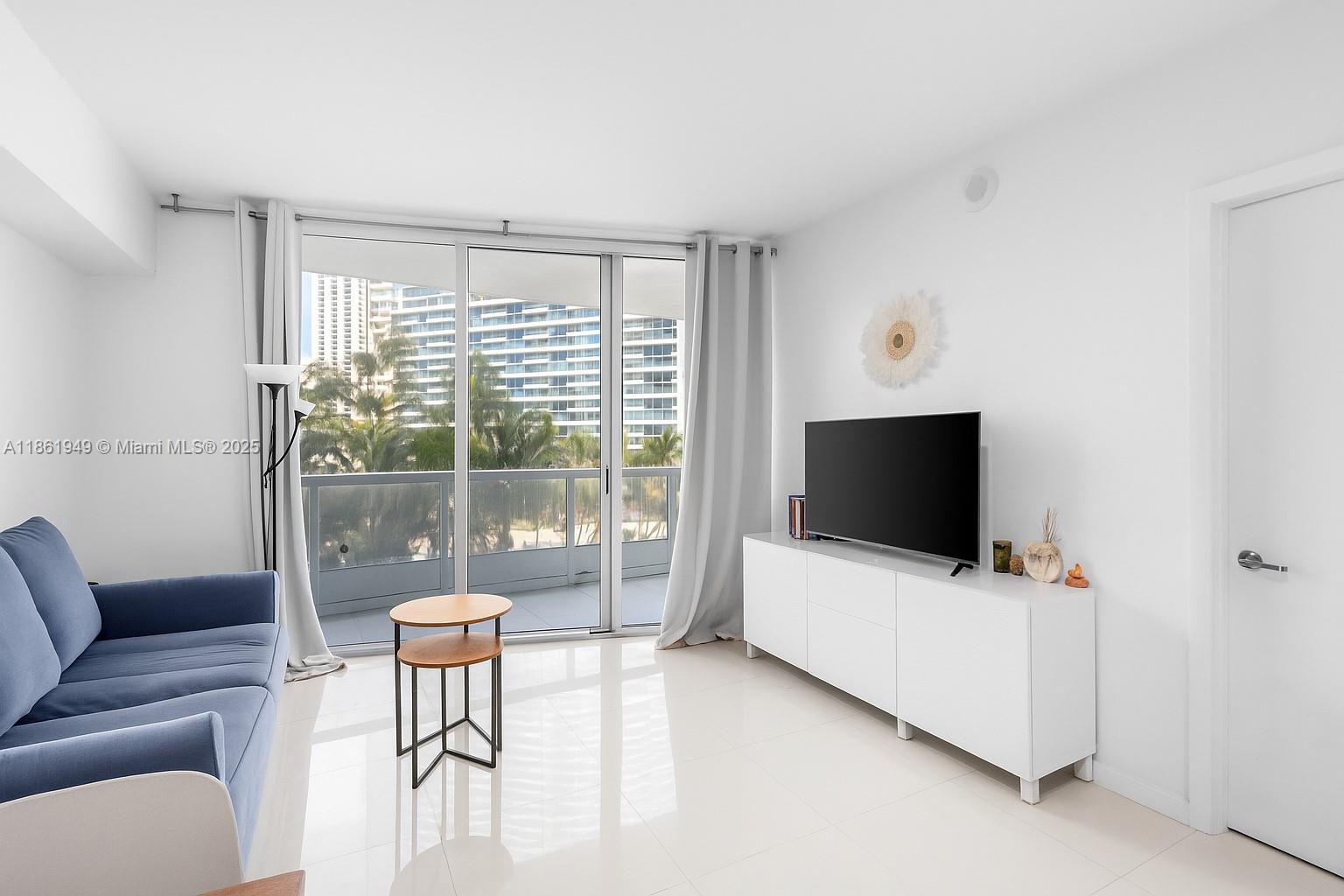 465 Brickell Ave #404
