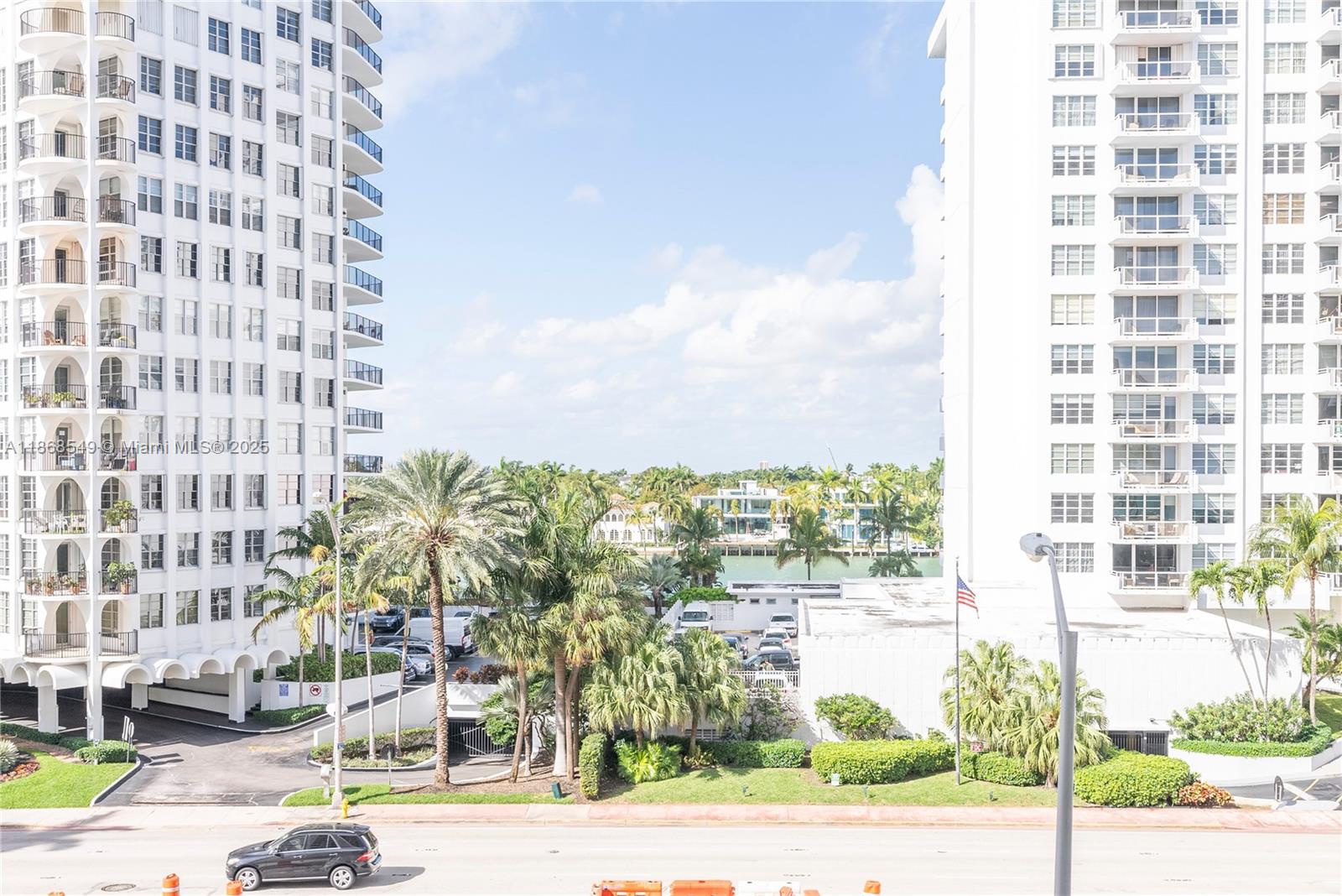 5701 Collins Ave #405