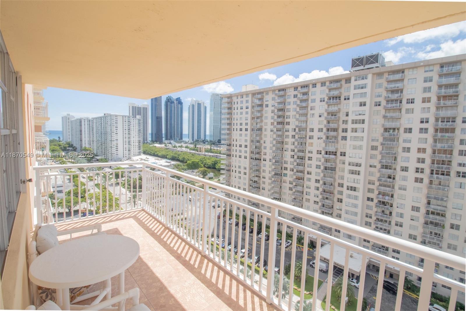 image Winston Towers4