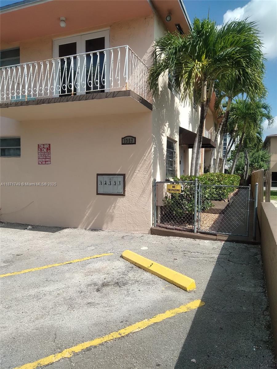 1353 NW 5th St