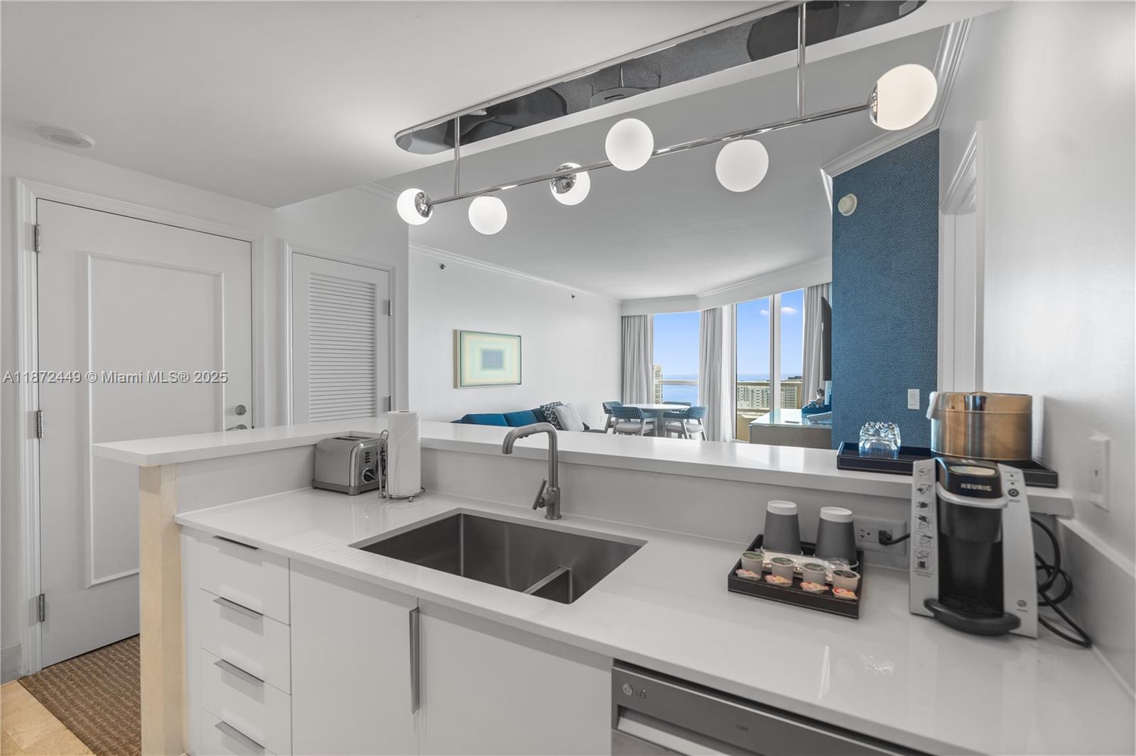 image Fontainebleau Ii Condo18