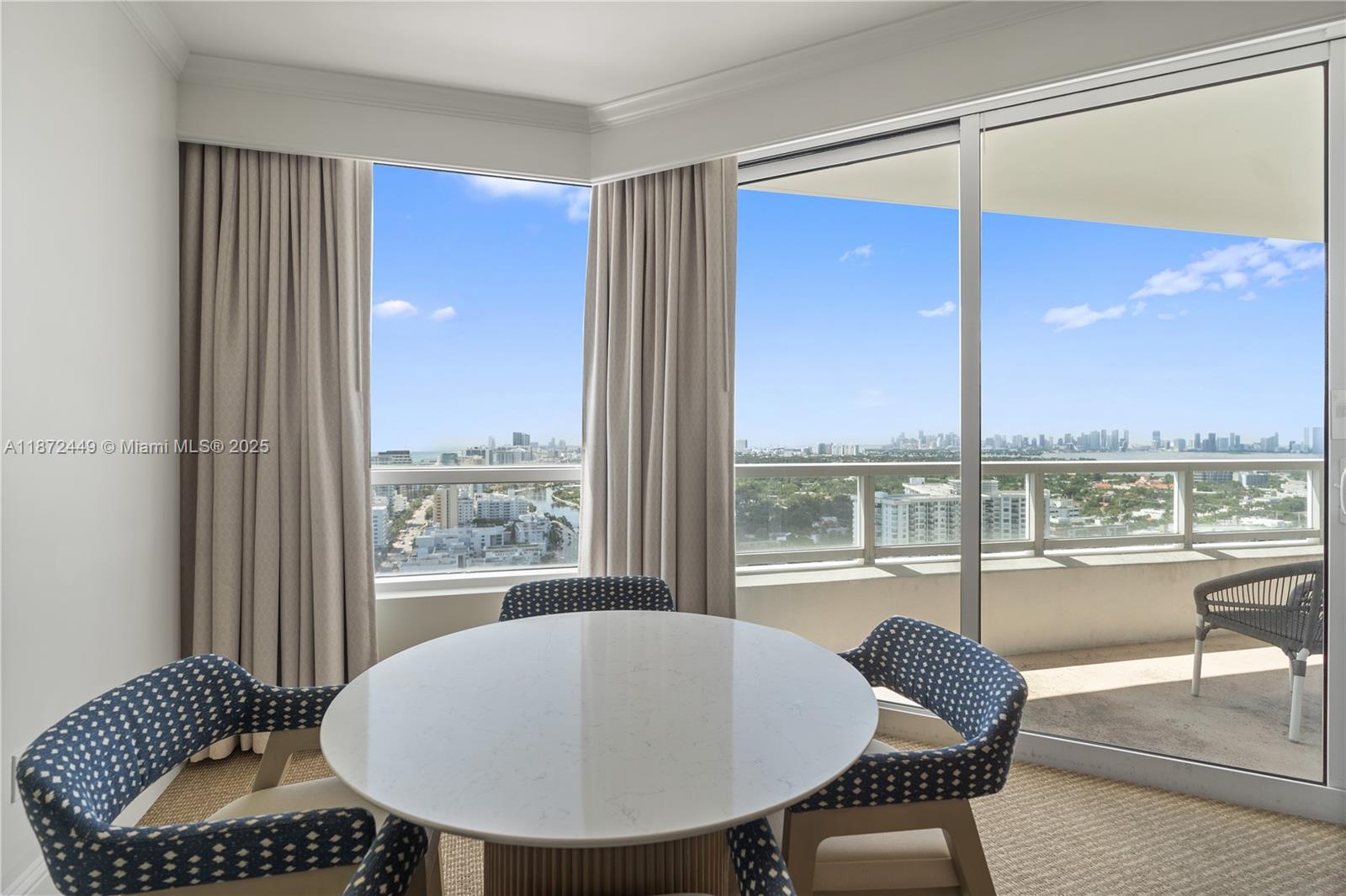 image Fontainebleau Ii Condo20