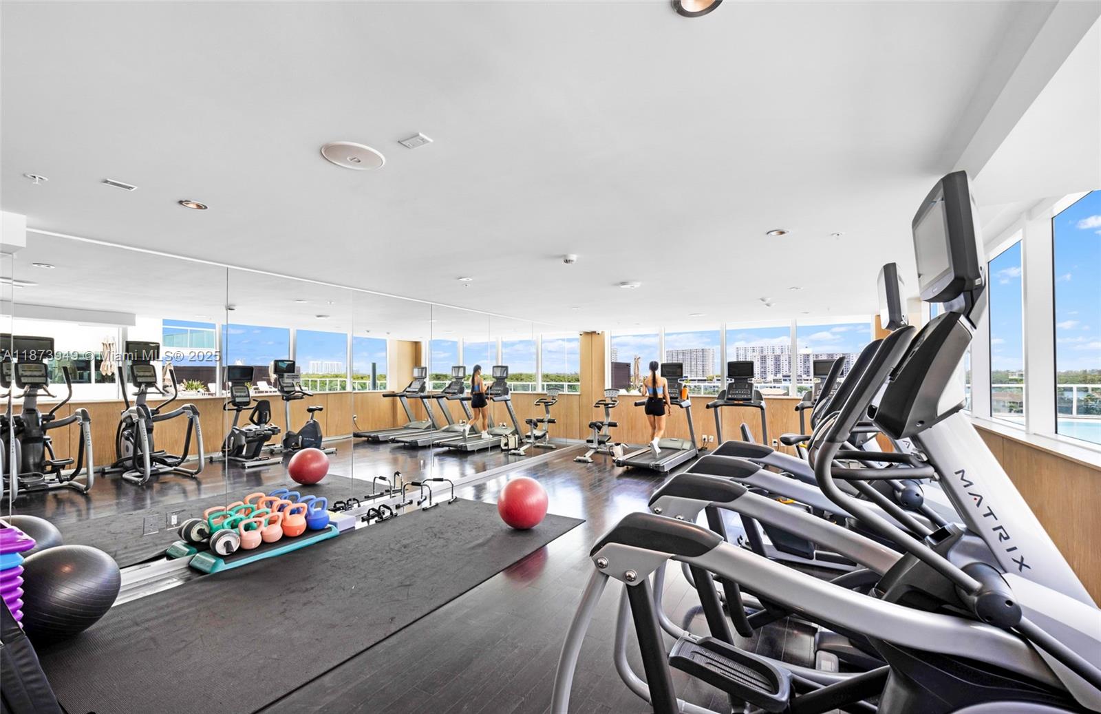 image 400 Sunny Isles9