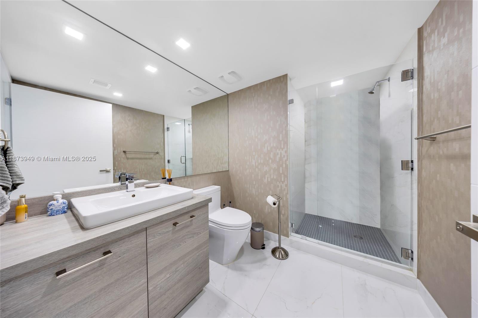 image 400 Sunny Isles20