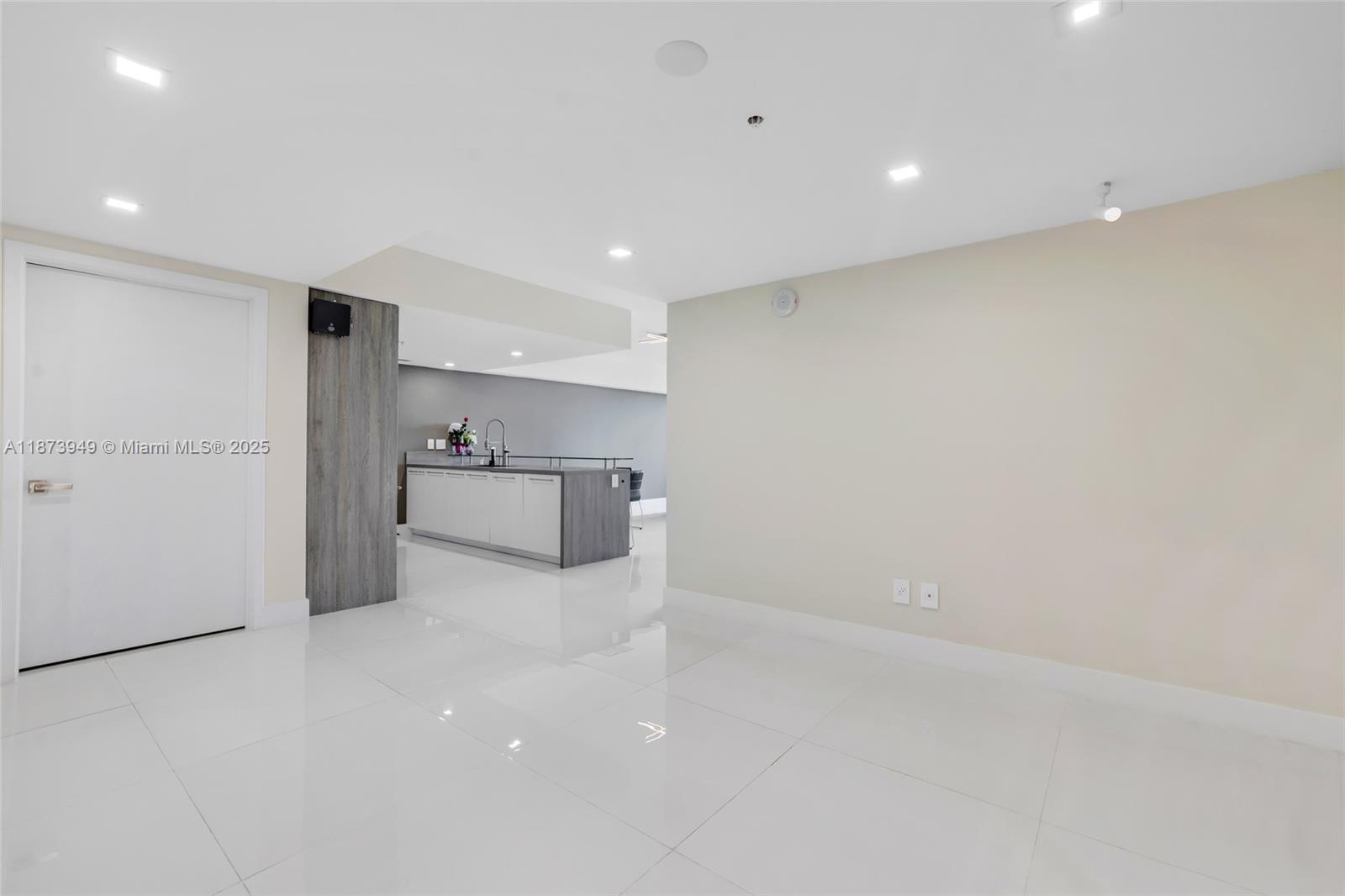 image 400 Sunny Isles22
