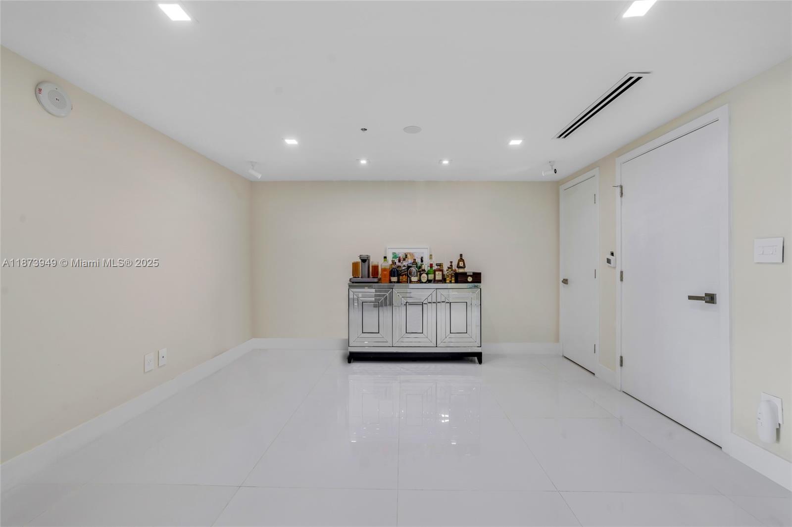 image 400 Sunny Isles23