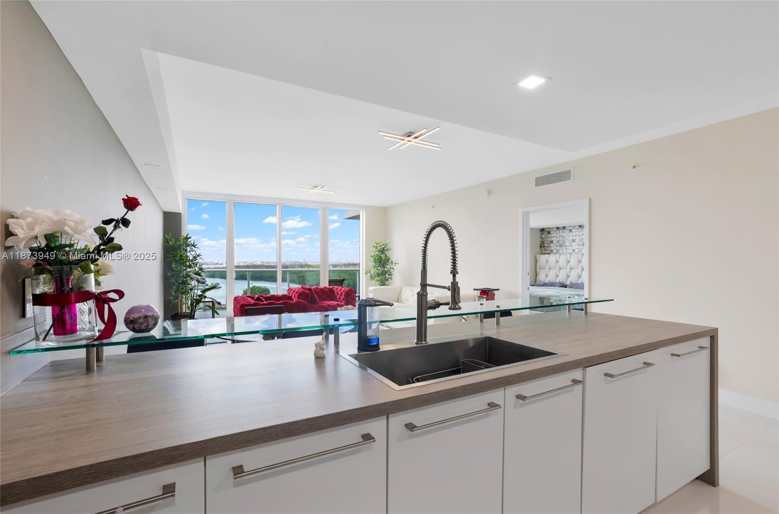 image 400 Sunny Isles27