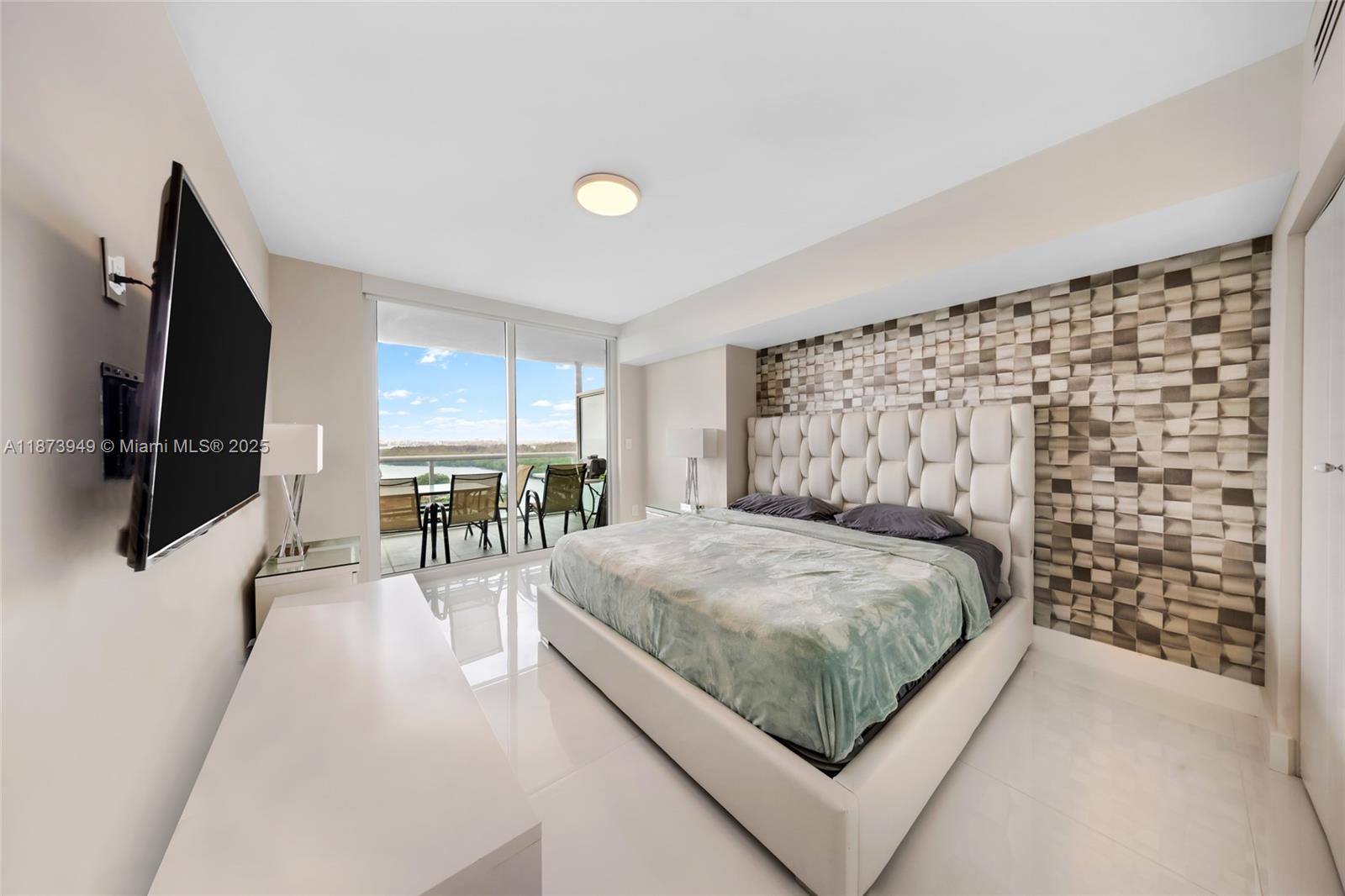 image 400 Sunny Isles34