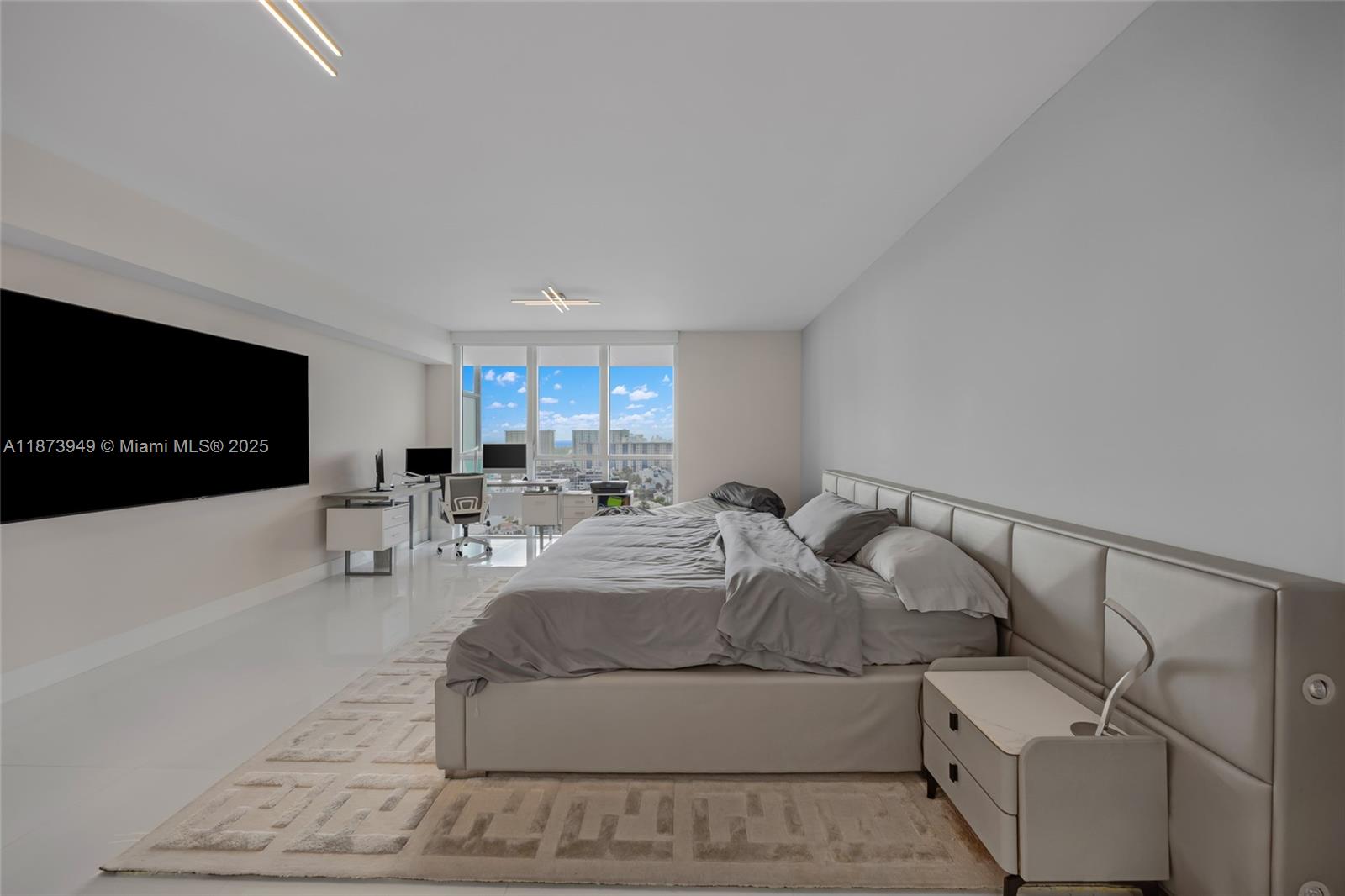 image 400 Sunny Isles40
