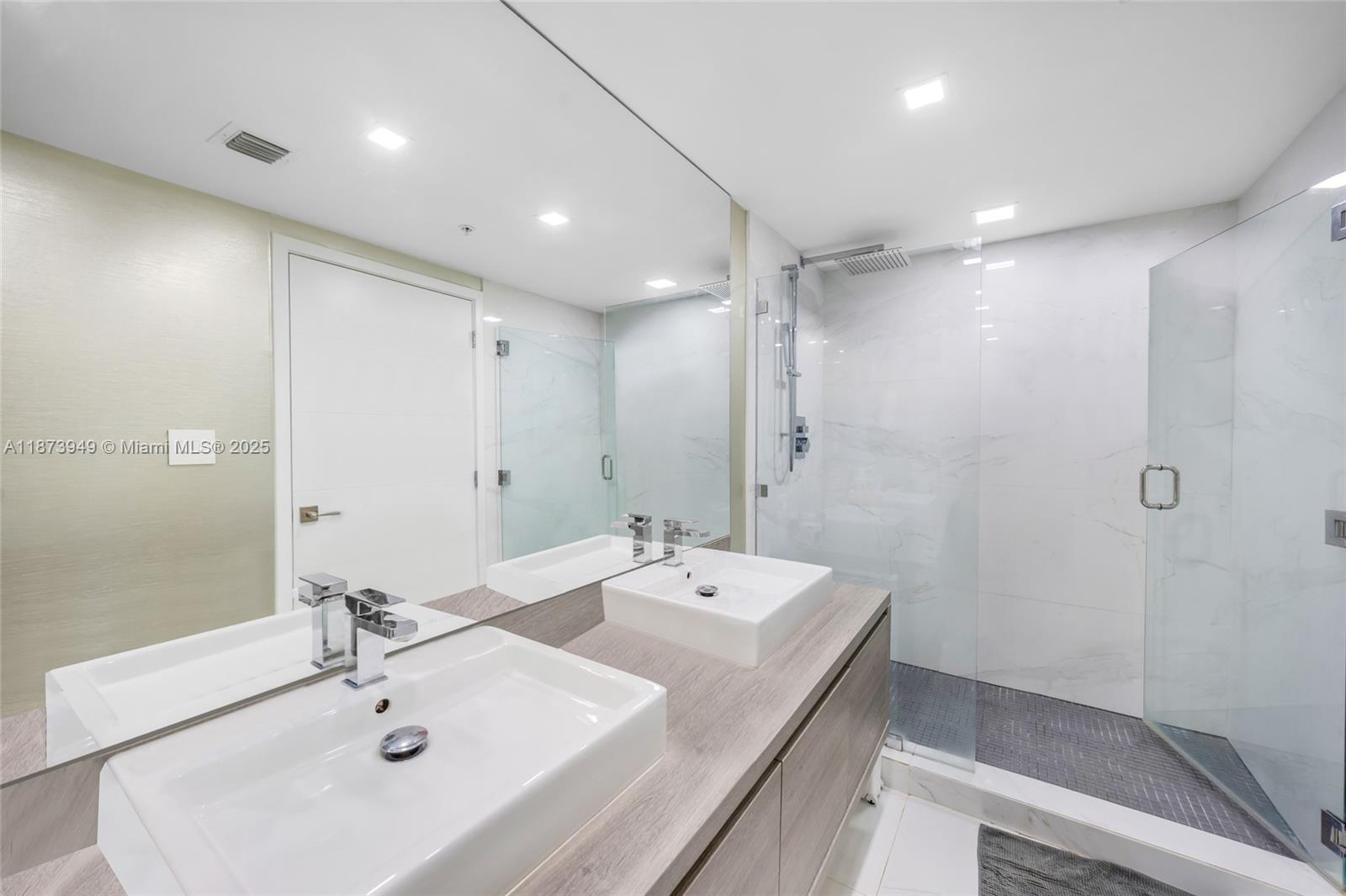 image 400 Sunny Isles45