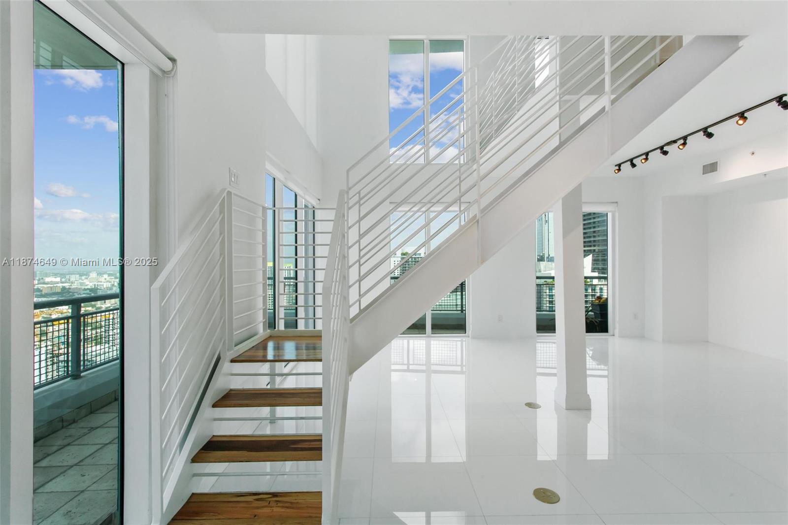 image Infinity At Brickell Cond10