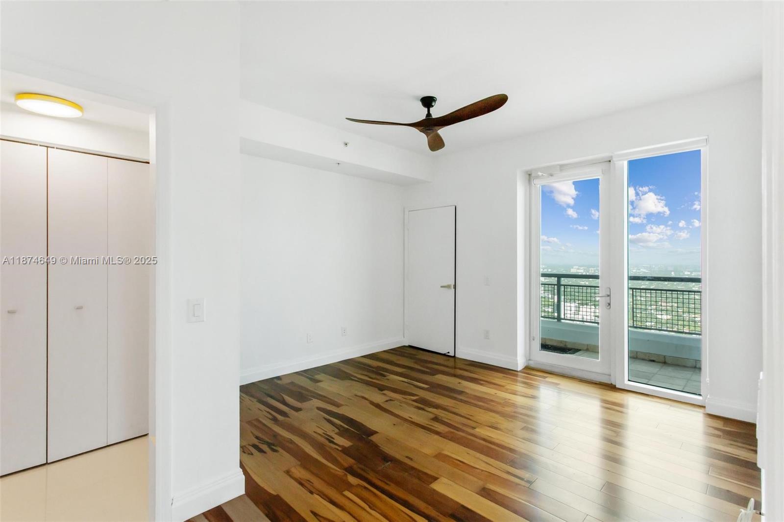 image Infinity At Brickell Cond18