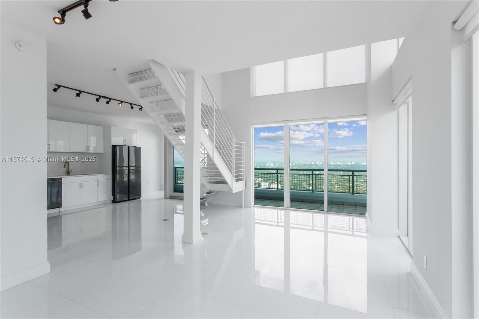 image Infinity At Brickell Cond1