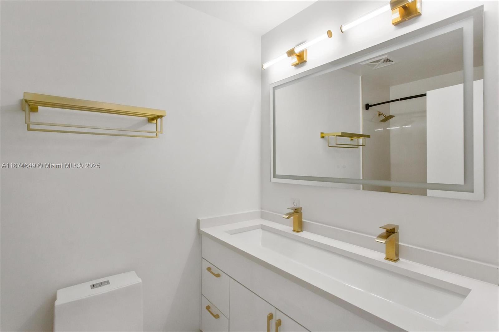 image Infinity At Brickell Cond19
