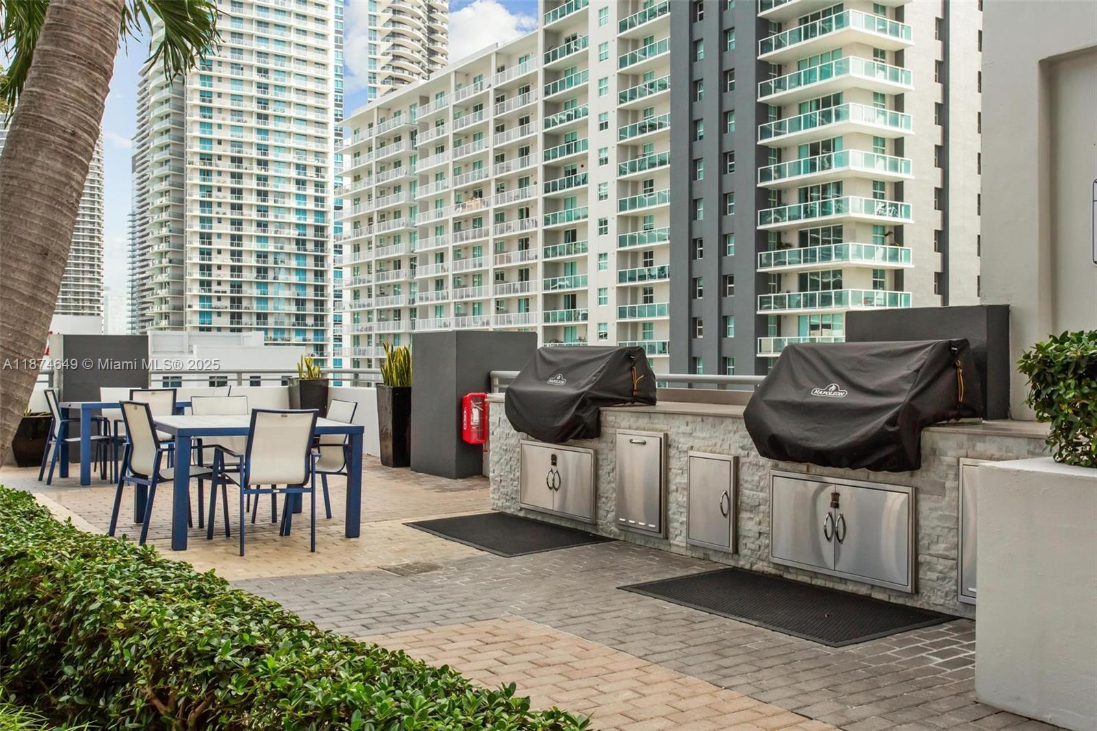 image Infinity At Brickell Cond32