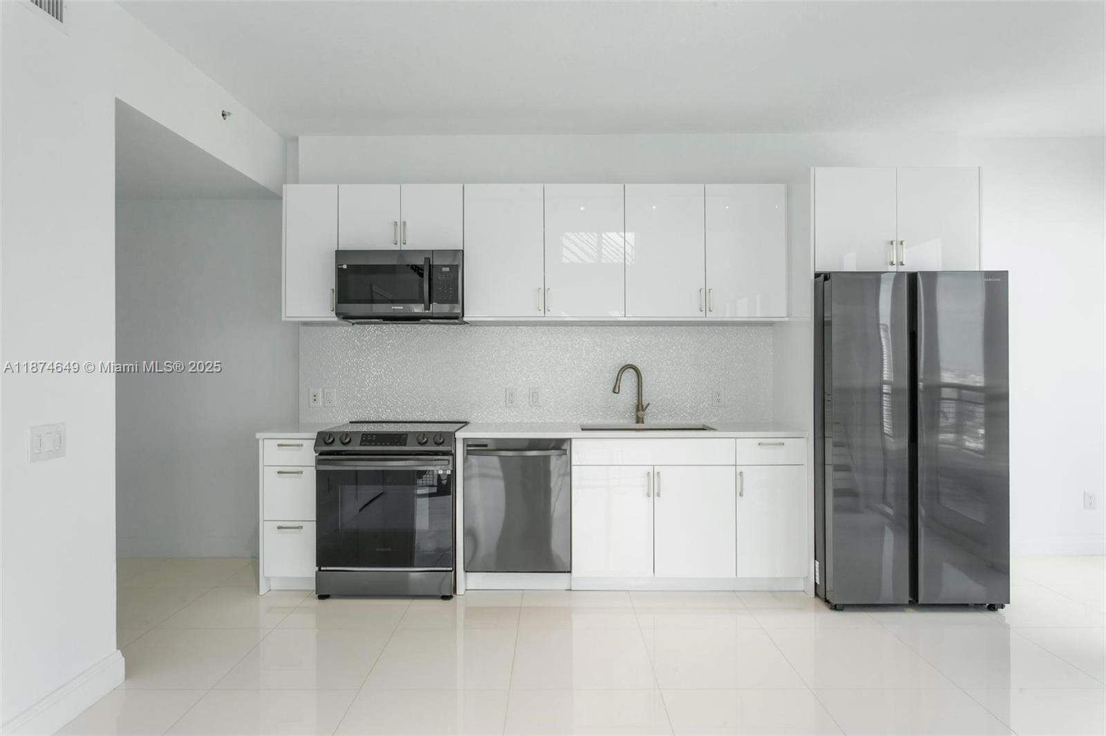 image Infinity At Brickell Cond3