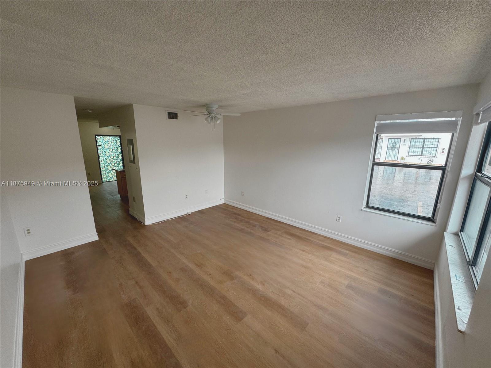 2071 W 54th St #77