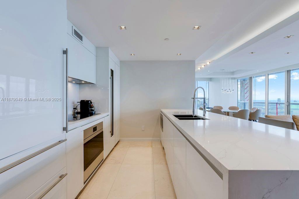 image Icon Brickell10