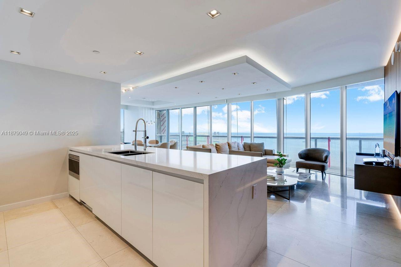 image Icon Brickell11