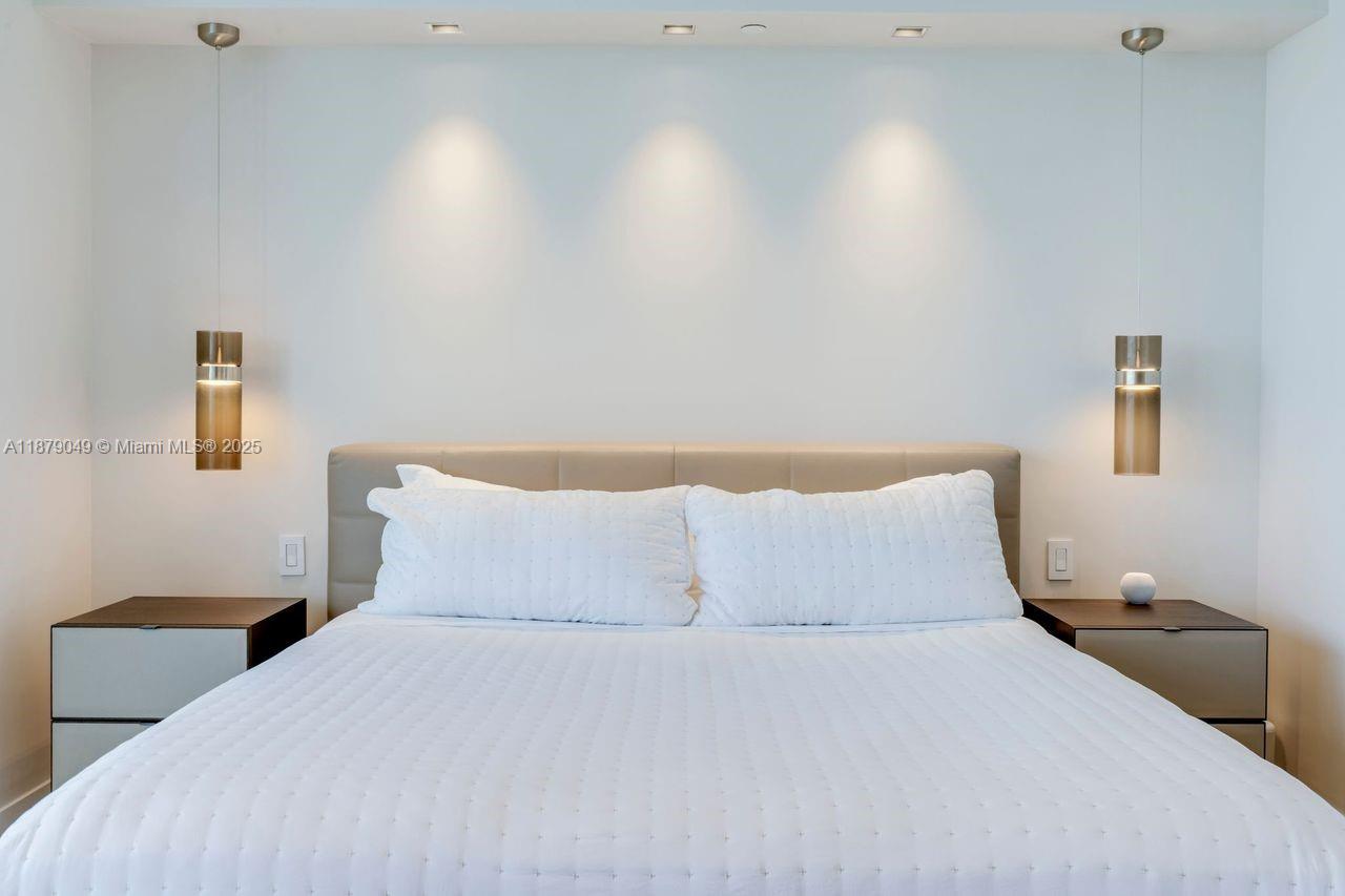 image Icon Brickell16