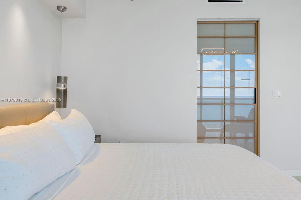 image Icon Brickell17