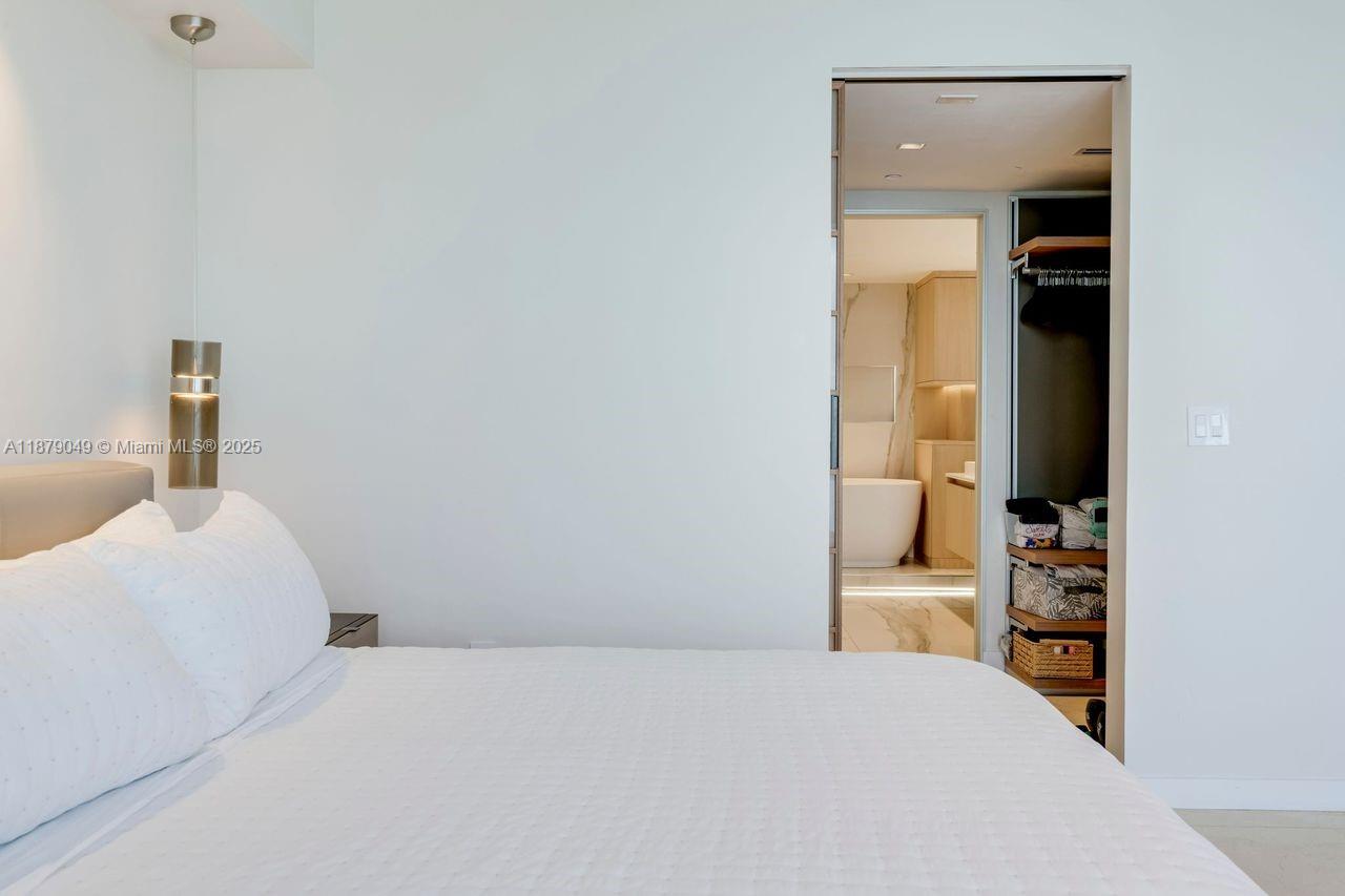 image Icon Brickell18