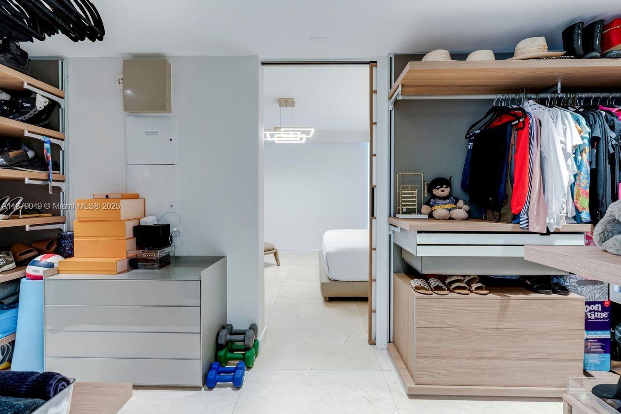 image Icon Brickell19