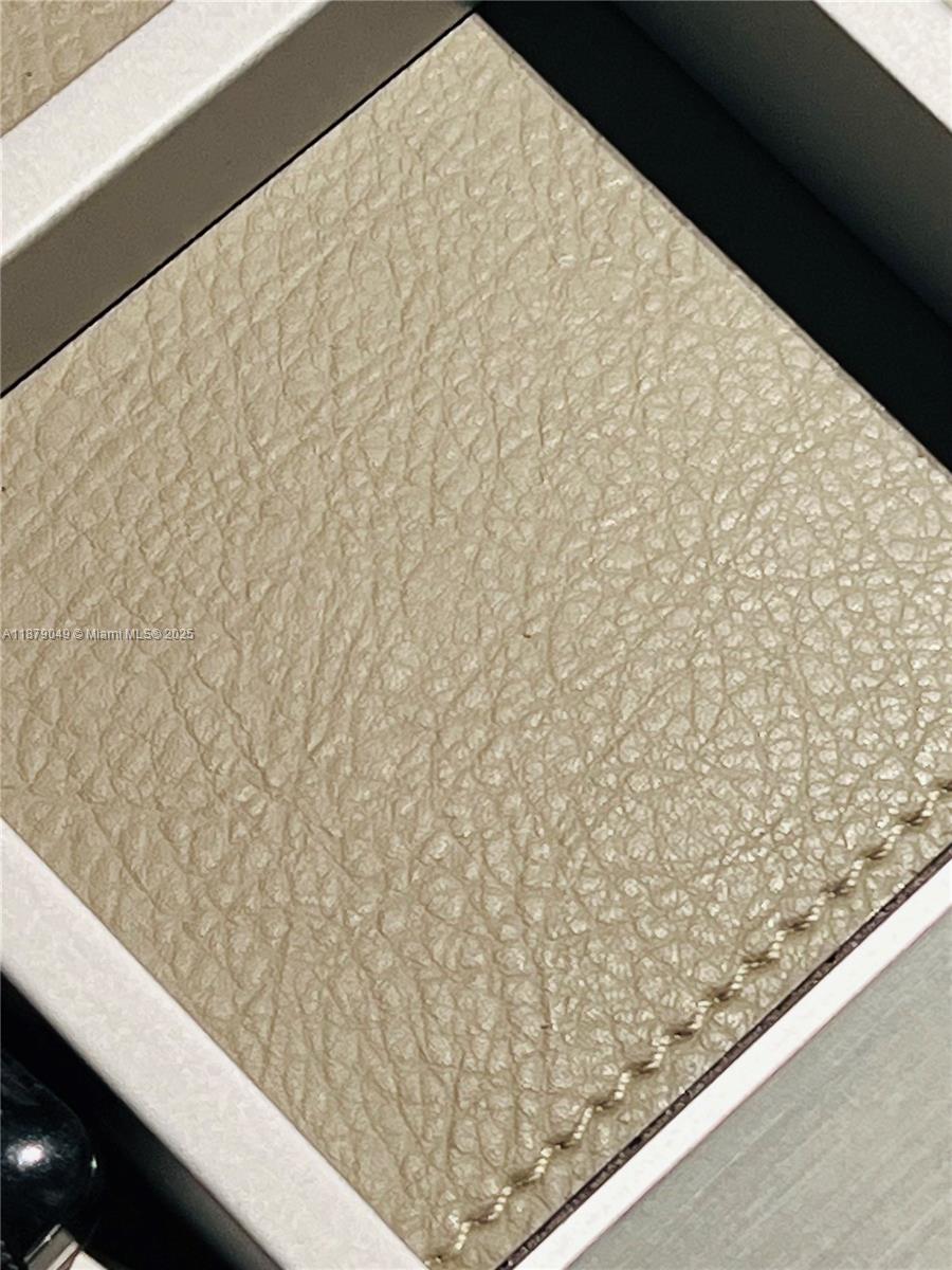 image Icon Brickell21