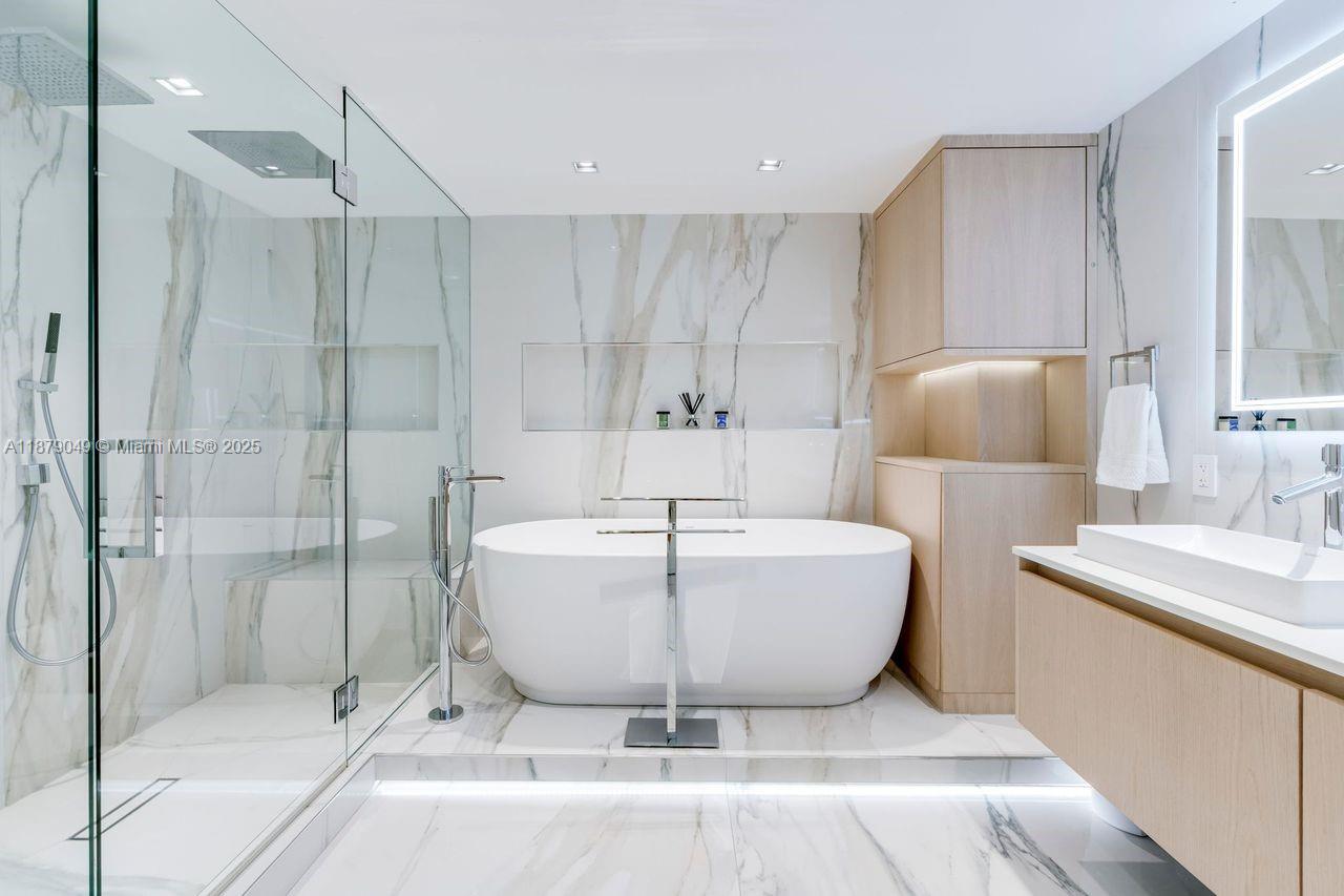 image Icon Brickell23