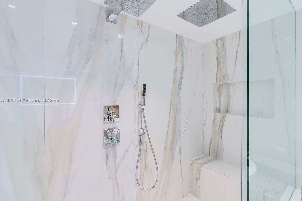 image Icon Brickell24