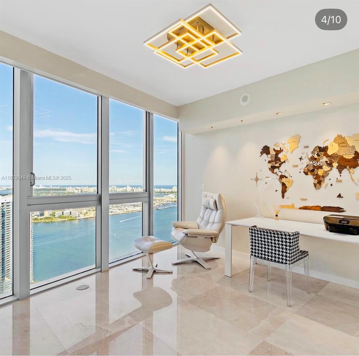 image Icon Brickell33