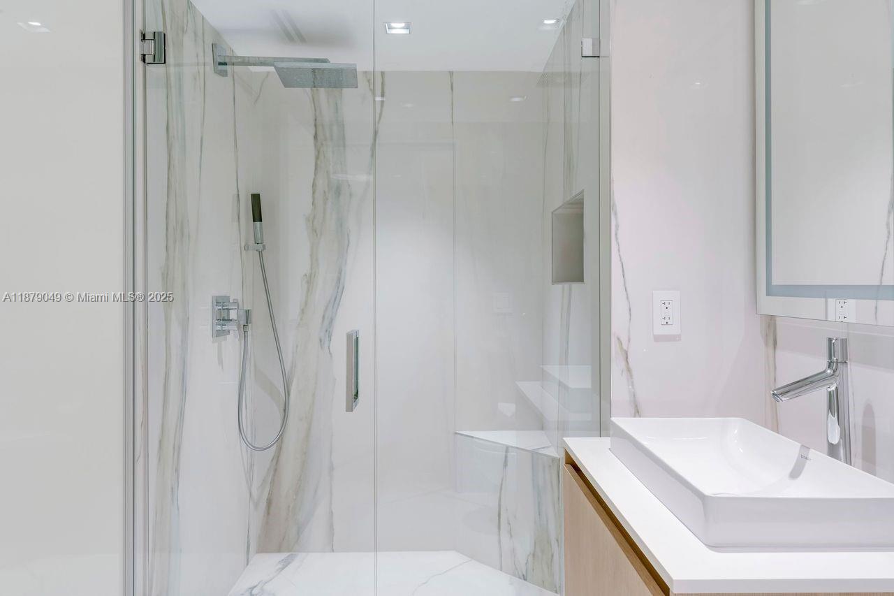 image Icon Brickell36