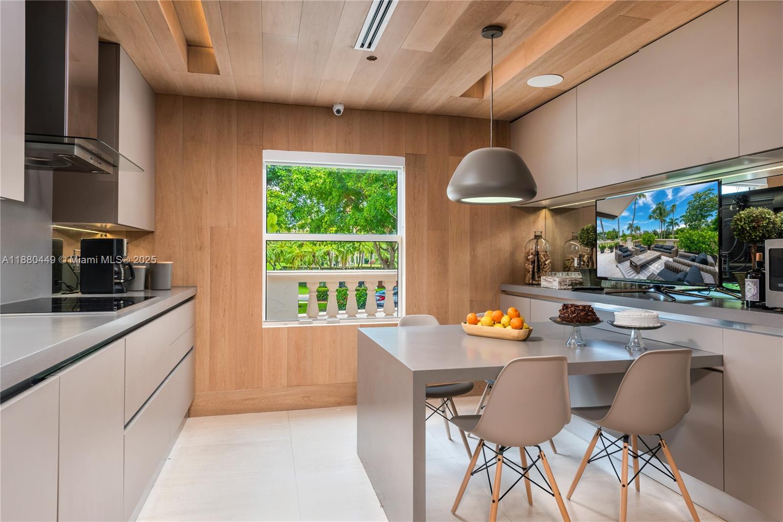 2514 Fisher Is Dr #6104 Miami Beach, FL 33109