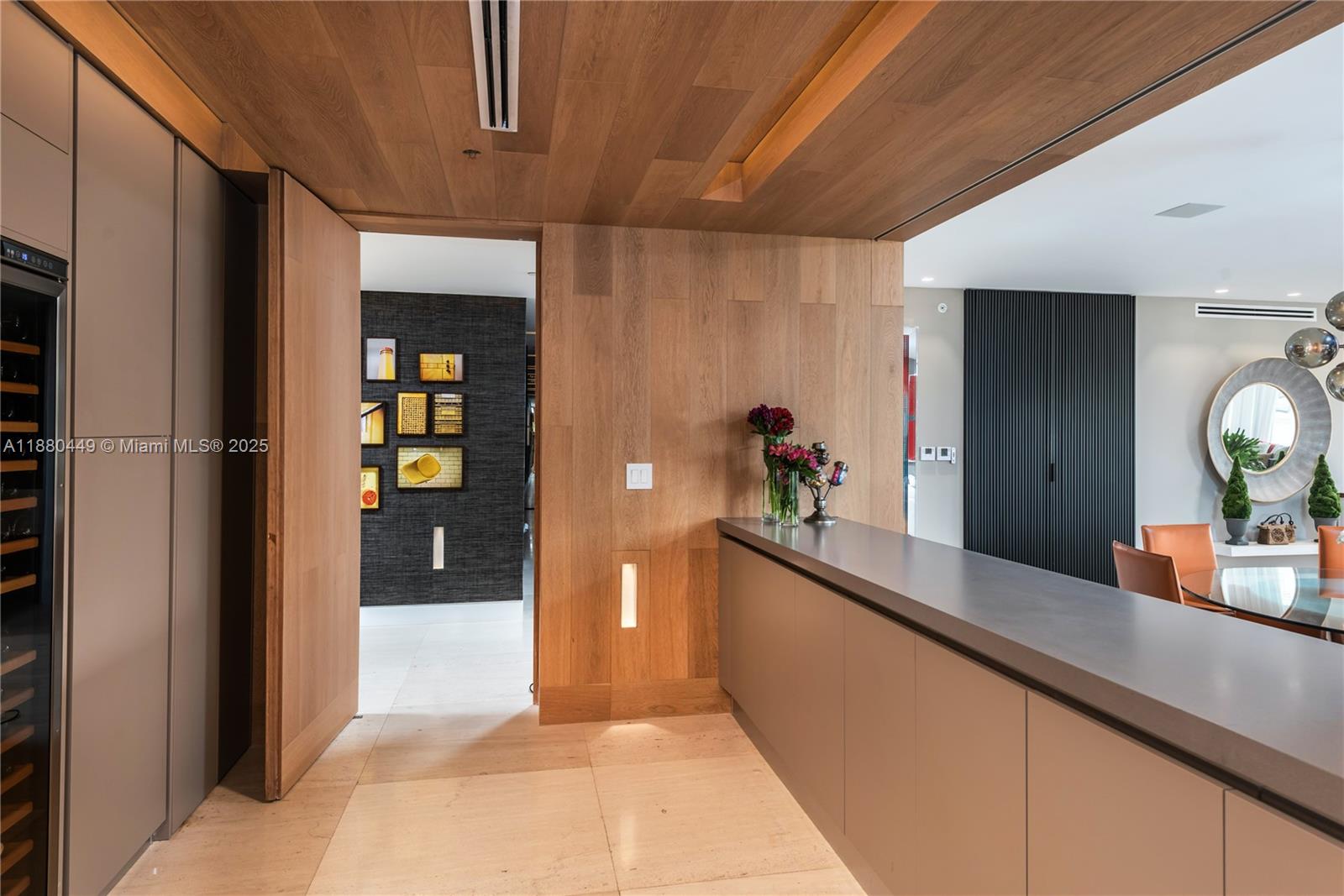 2514 Fisher Is Dr #6104 Miami Beach, FL 33109