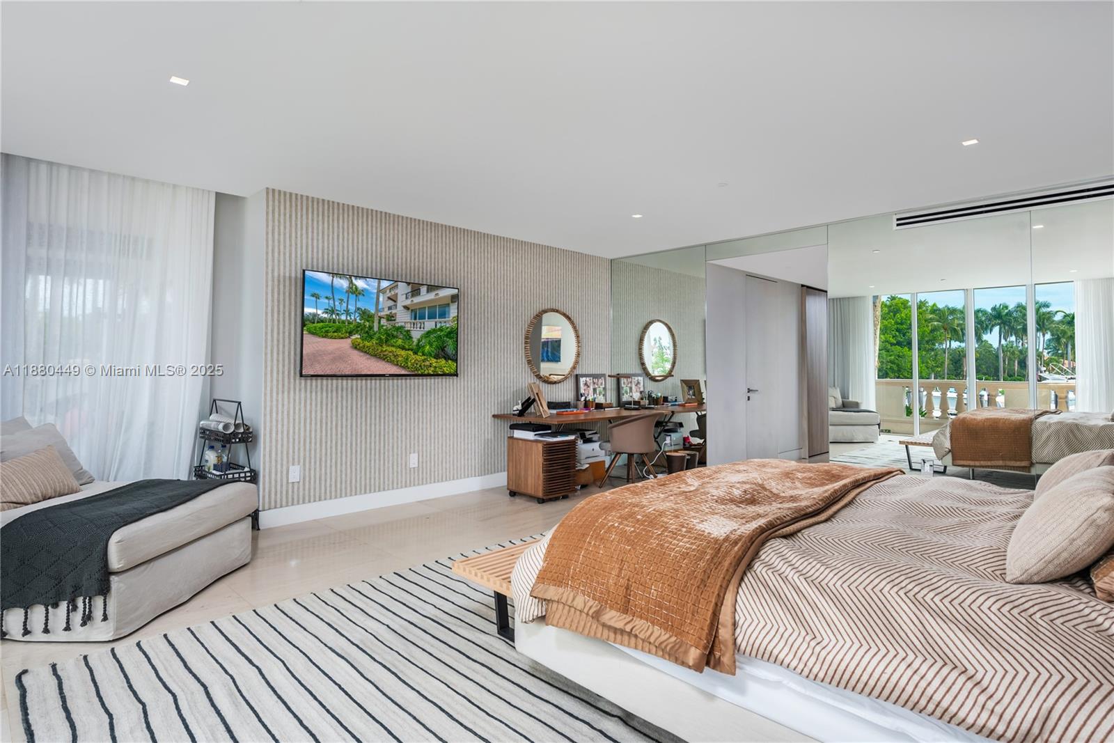 2514 Fisher Is Dr #6104 Miami Beach, FL 33109