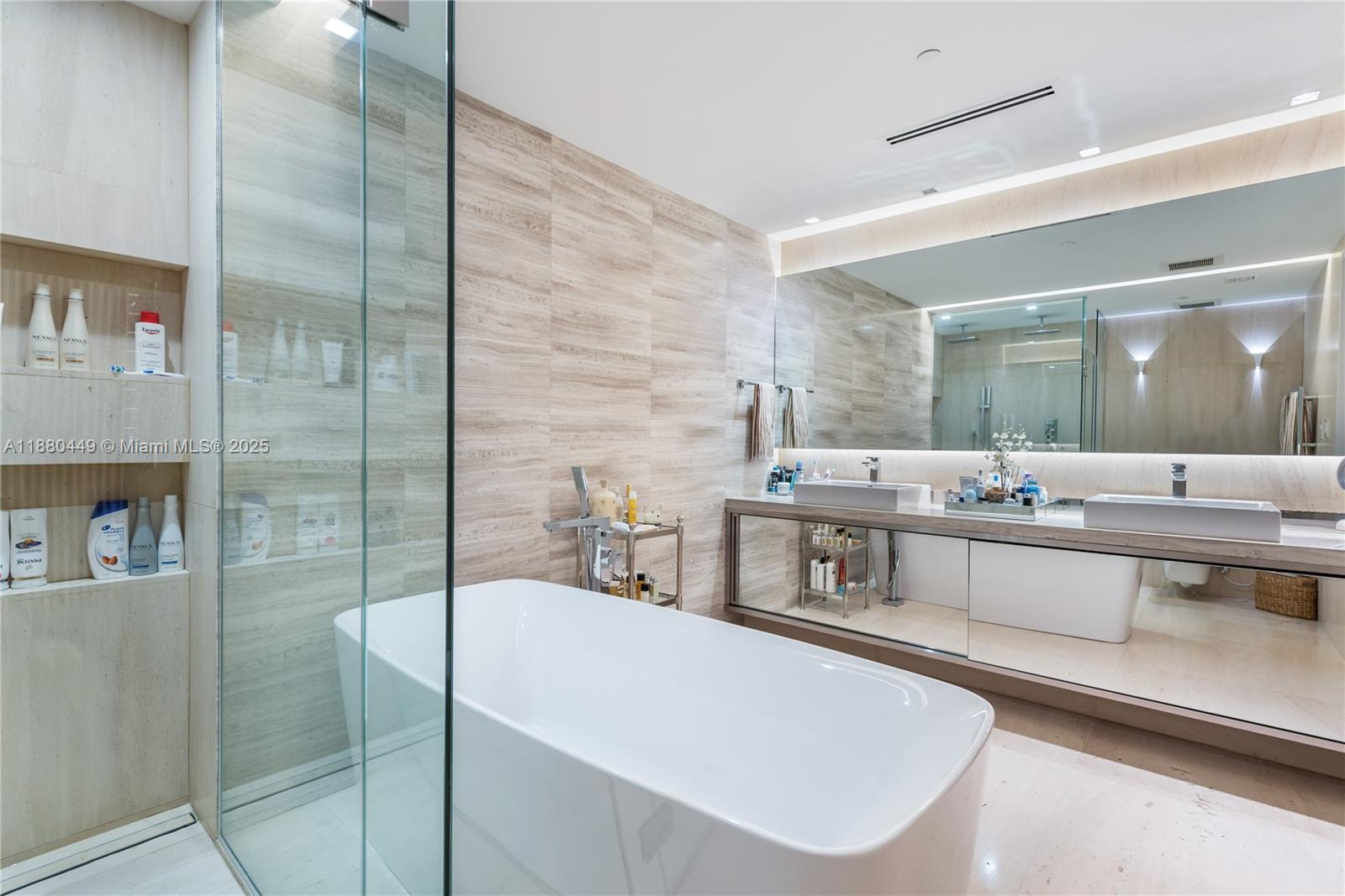 2514 Fisher Is Dr #6104 Miami Beach, FL 33109