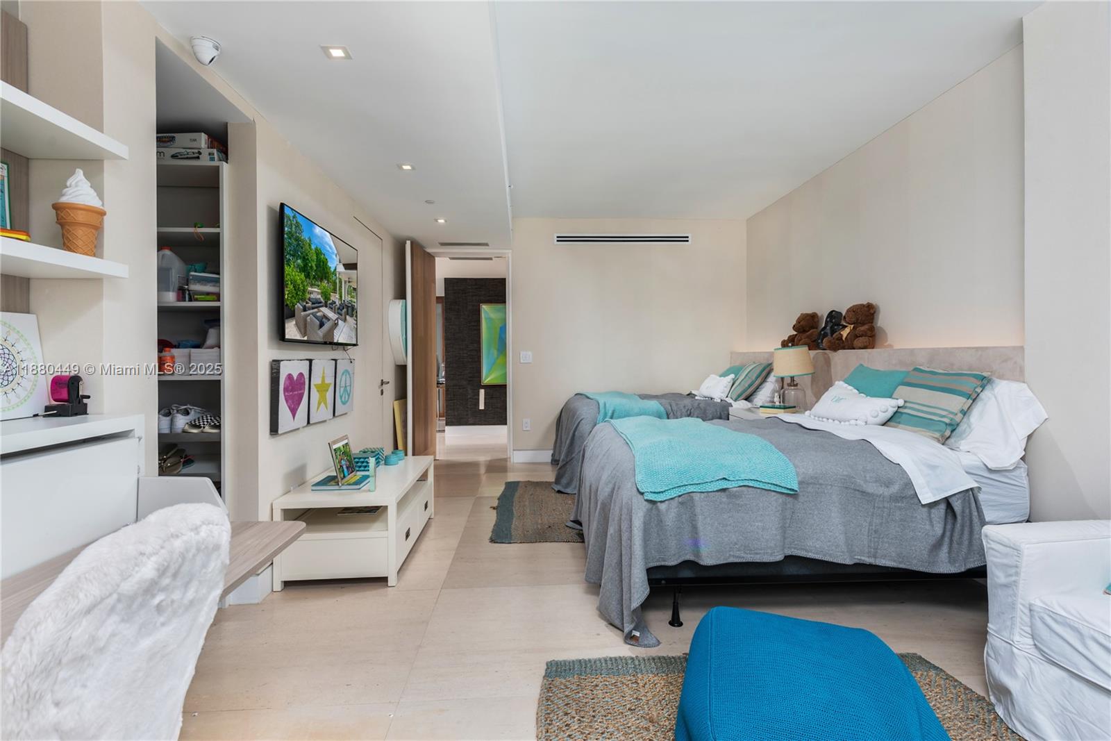 2514 Fisher Is Dr #6104 Miami Beach, FL 33109