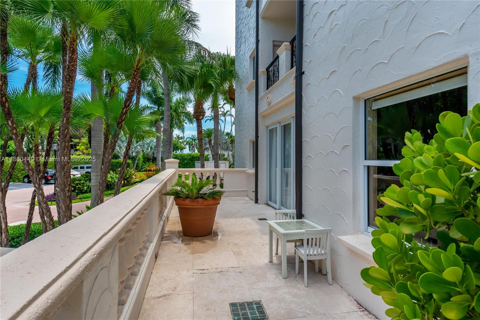 2514 Fisher Is Dr #6104 Miami Beach, FL 33109
