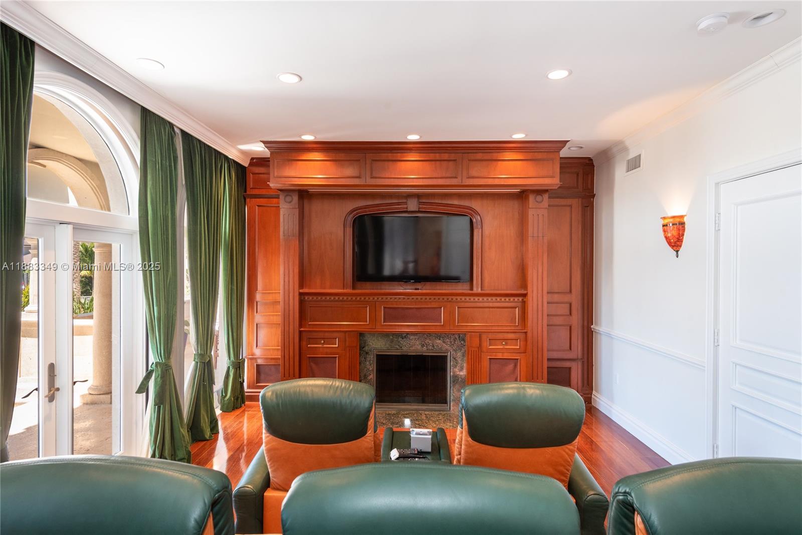 260 Cape Florida Dr Key Biscayne, FL 33149 260 Cape Florida Dr Key Biscayne, FL 33149