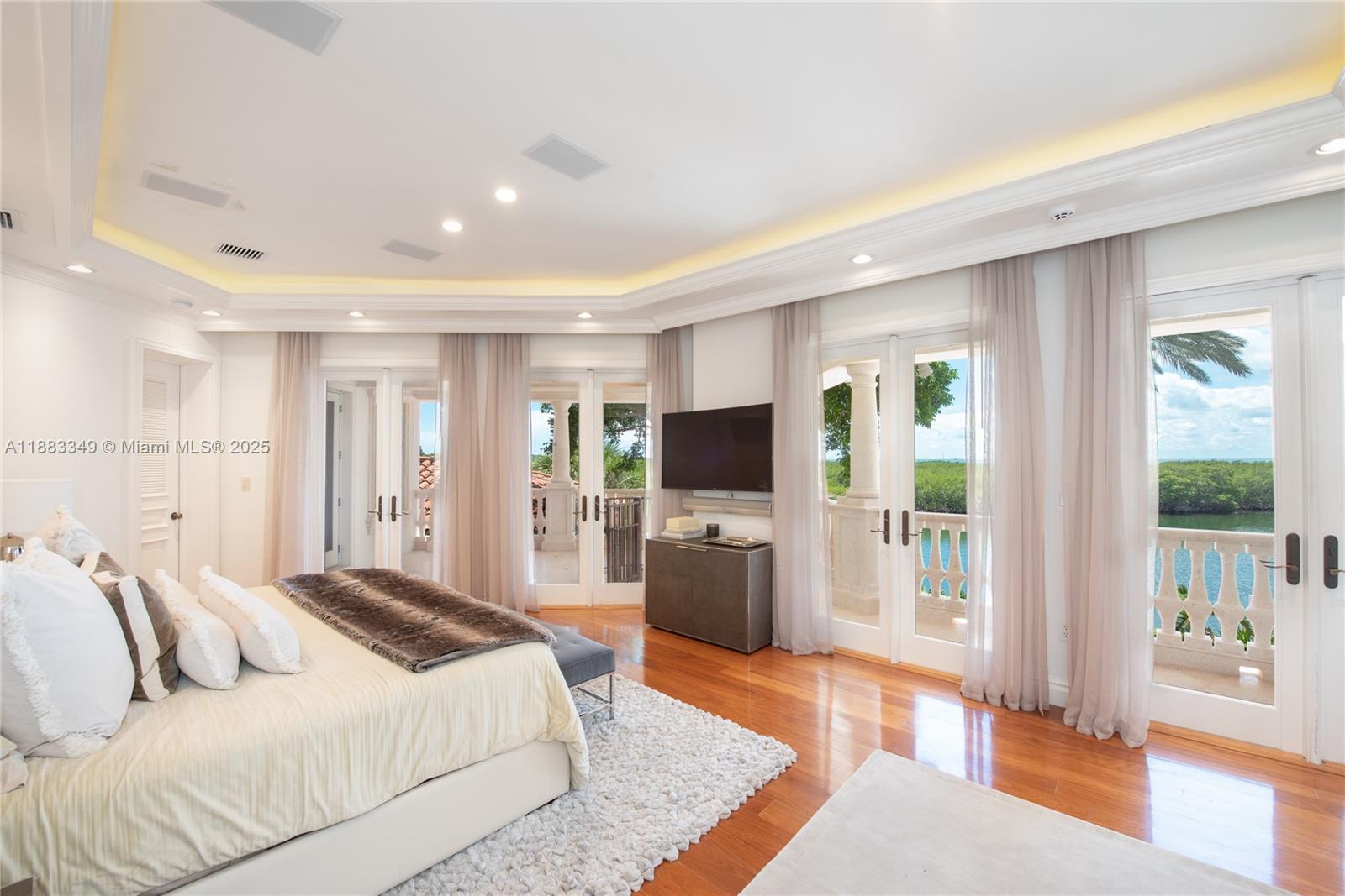 260 Cape Florida Dr Key Biscayne, FL 33149 260 Cape Florida Dr Key Biscayne, FL 33149