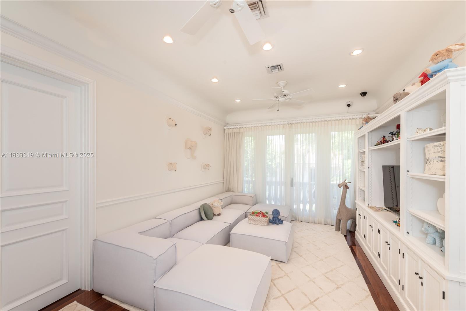 260 Cape Florida Dr Key Biscayne, FL 33149 260 Cape Florida Dr Key Biscayne, FL 33149