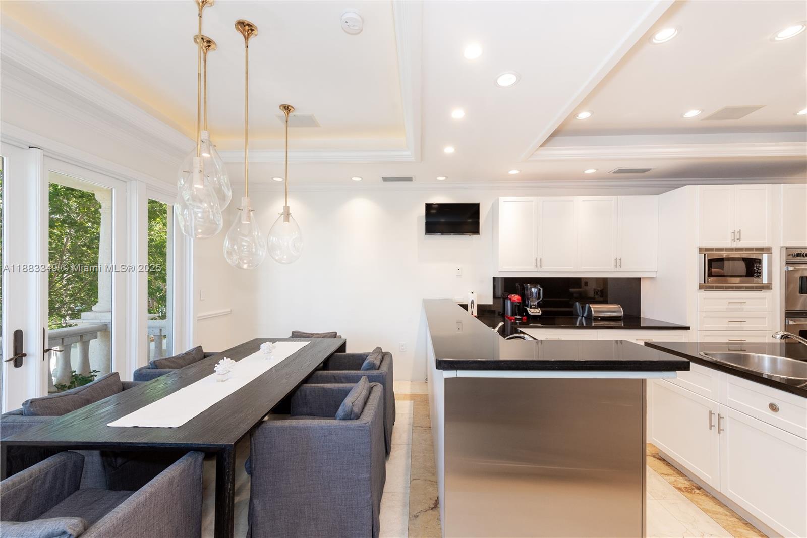 260 Cape Florida Dr Key Biscayne, FL 33149 260 Cape Florida Dr Key Biscayne, FL 33149