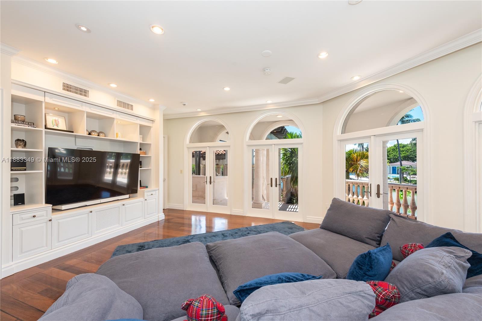 260 Cape Florida Dr Key Biscayne, FL 33149 260 Cape Florida Dr Key Biscayne, FL 33149