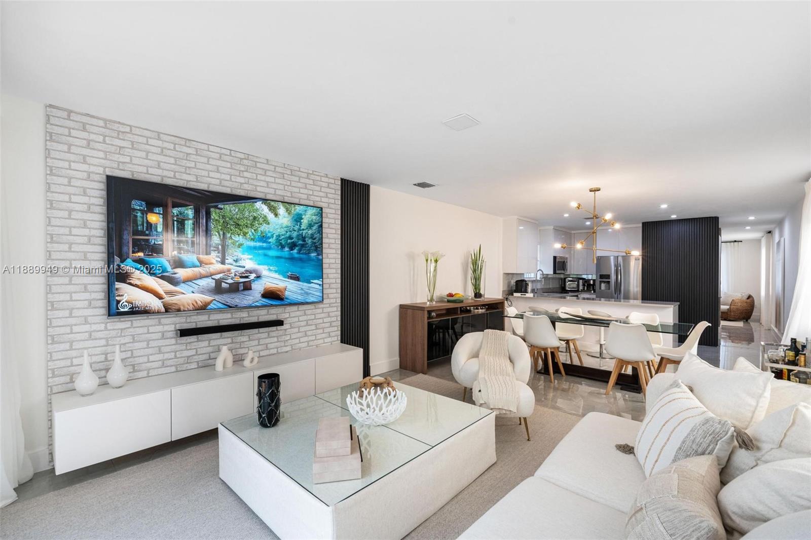 2752 SW 11th St Miami, FL 33135