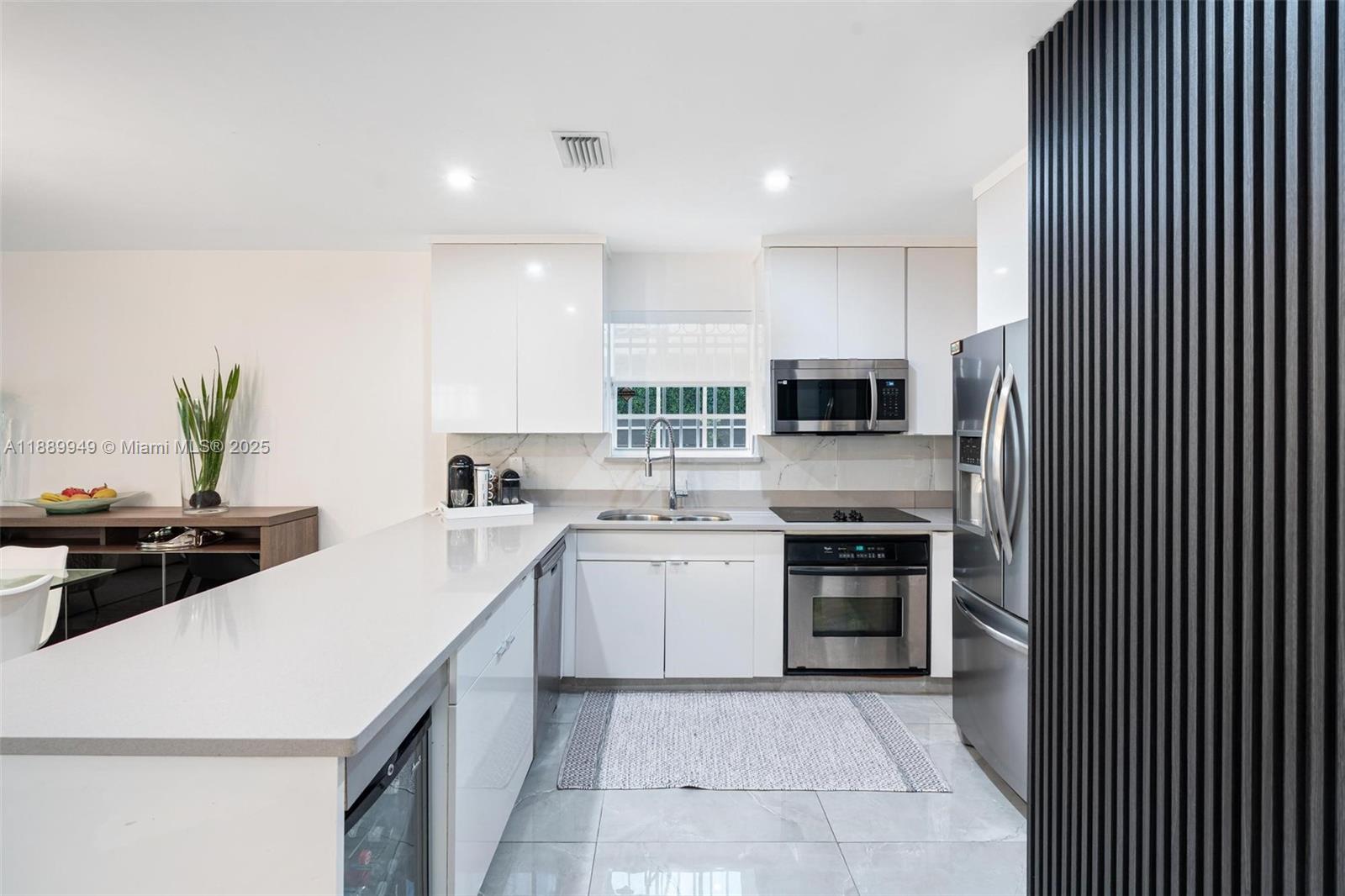 2752 SW 11th St Miami, FL 33135